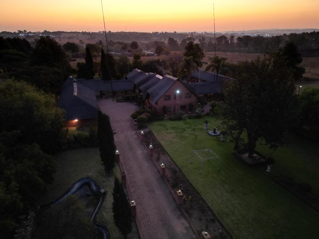 Owls Loft Guest House Midrand Exterior foto